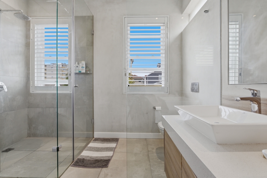 2 Bedroom Property for Sale in Green Point Western Cape